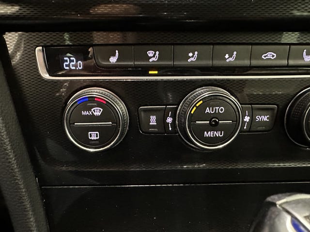 2015 VOLKSWAGEN GOLF - 9