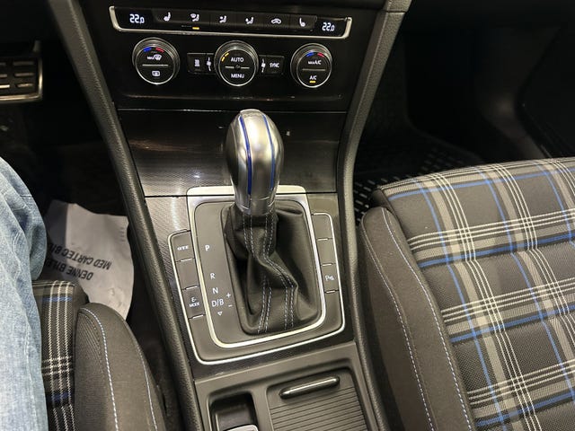 2015 VOLKSWAGEN GOLF - 10