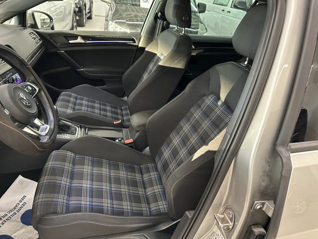 2015 VOLKSWAGEN GOLF - 11