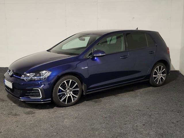 WVWZZZAUZJW803631 2018 VOLKSWAGEN GOLF-2