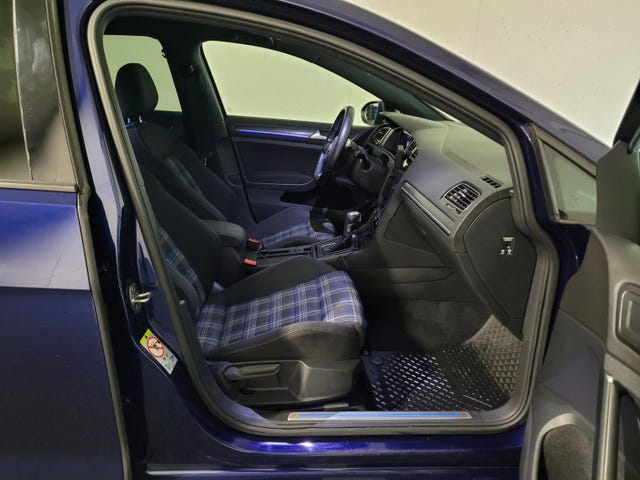 2018 VOLKSWAGEN GOLF - 21