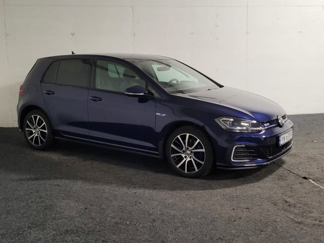 WVWZZZAUZJW803631 2018 VOLKSWAGEN GOLF-4