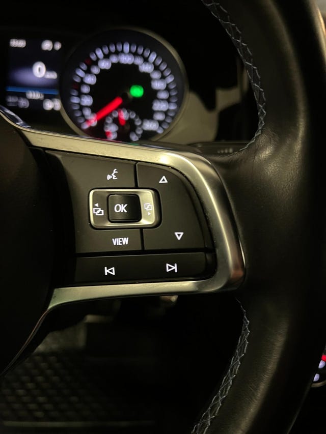 2019 VOLKSWAGEN GOLF - 10