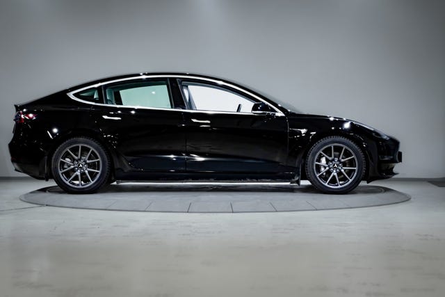 5YJ3E7EB5KF341979 2019 TESLA MODEL 3-5