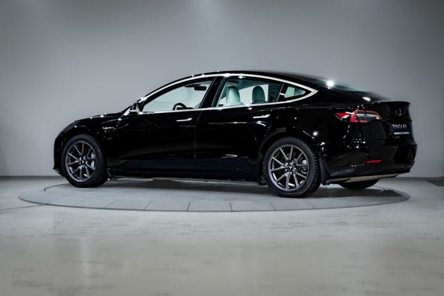 2019 TESLA MODEL 3 - 11