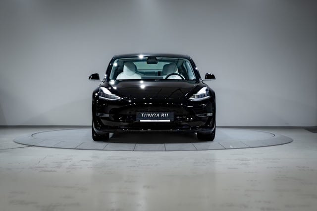 5YJ3E7EB5KF341979 2019 TESLA MODEL 3-2