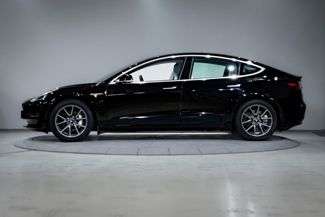 2019 TESLA MODEL 3 - 12