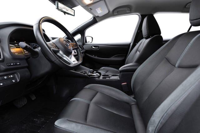 2022 NISSAN LEAF - 10