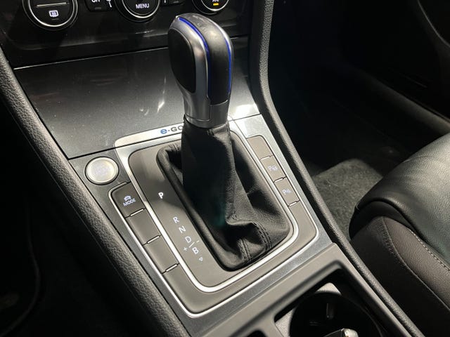 2019 VOLKSWAGEN GOLF - 25