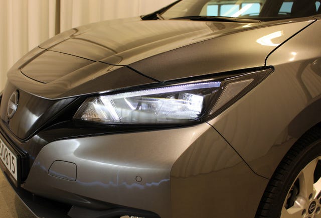 2022 NISSAN LEAF - 24