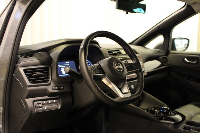 2022 NISSAN LEAF - 8