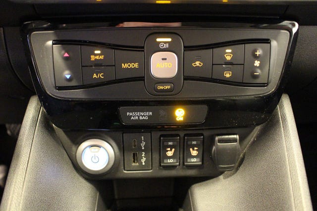 2022 NISSAN LEAF - 19