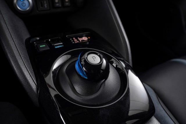2022 NISSAN LEAF - 12
