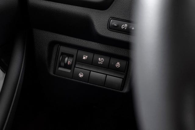 2022 NISSAN LEAF - 13