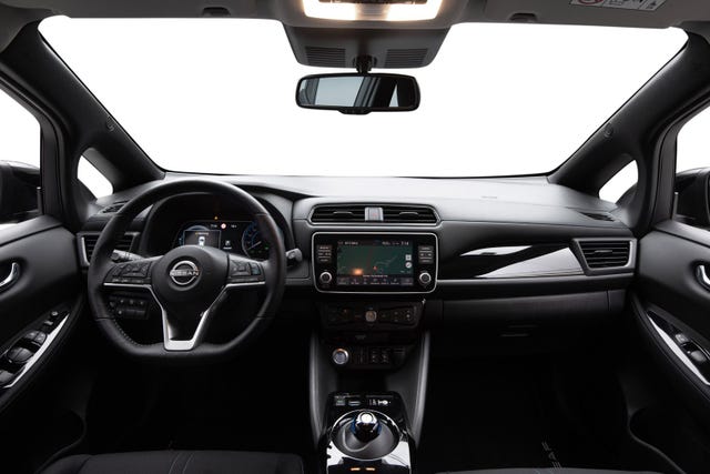 2022 NISSAN LEAF - 18