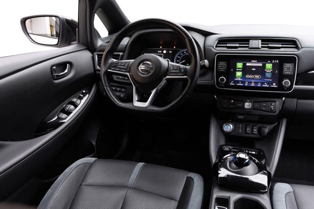 2022 NISSAN LEAF - 25