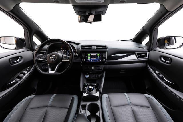 2022 NISSAN LEAF - 22
