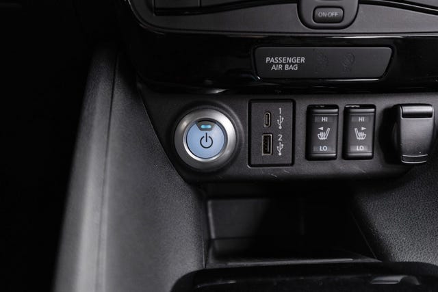 2022 NISSAN LEAF - 17