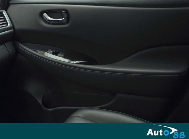 2021 NISSAN LEAF - 18