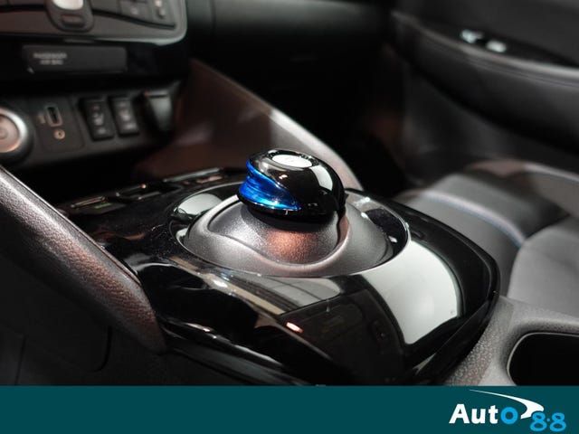 2021 NISSAN LEAF - 28