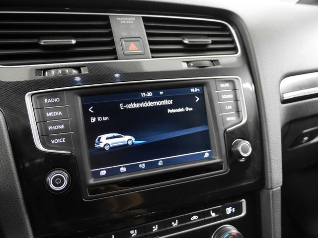 2015 VOLKSWAGEN GOLF - 30