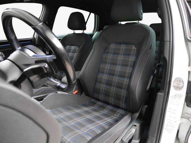 2015 VOLKSWAGEN GOLF - 18