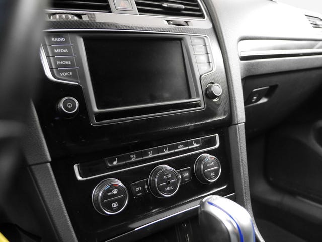 2015 VOLKSWAGEN GOLF - 24