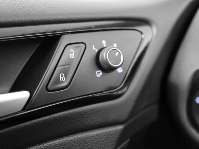 2015 VOLKSWAGEN GOLF - 43