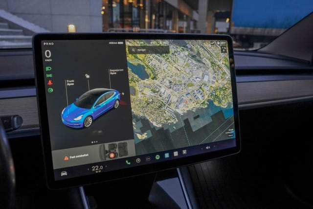 2019 TESLA MODEL 3 - 11