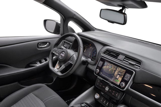 2022 NISSAN LEAF - 17