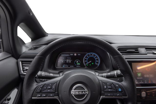 2022 NISSAN LEAF - 10