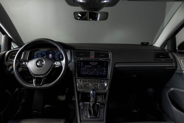 2018 VOLKSWAGEN GOLF - 10