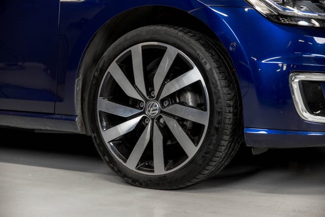 WVWZZZAUZJW901596 2018 VOLKSWAGEN GOLF-4
