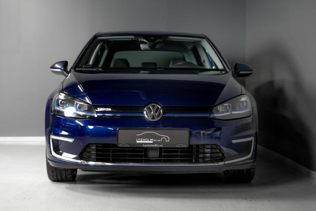 WVWZZZAUZJW901596 2018 VOLKSWAGEN GOLF-3
