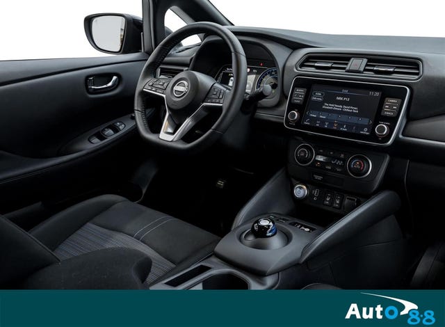 2022 NISSAN LEAF - 24