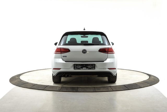 WVWZZZAUZJW801970 2018 VOLKSWAGEN GOLF-3