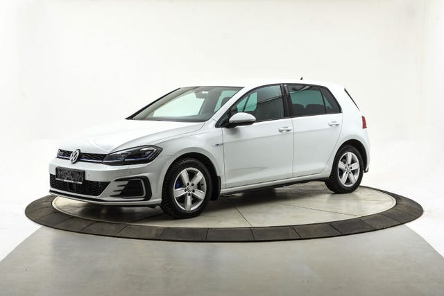 WVWZZZAUZJW801970 2018 VOLKSWAGEN GOLF-0
