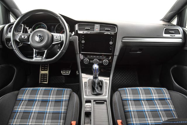 2018 VOLKSWAGEN GOLF - 23