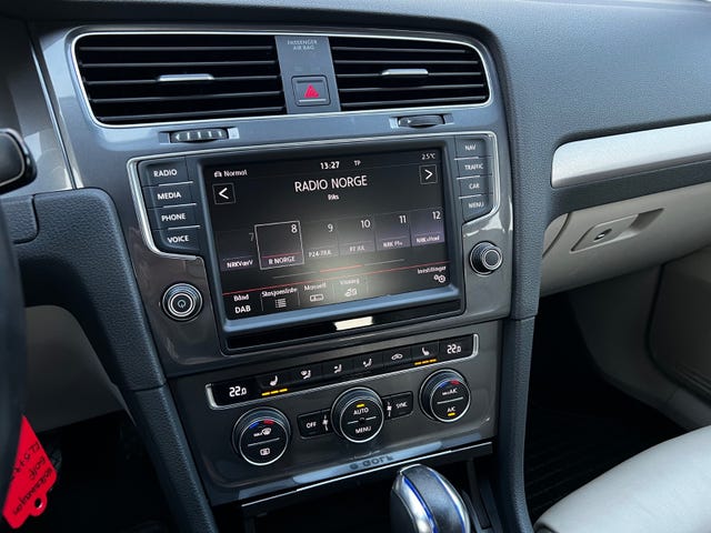 2015 VOLKSWAGEN GOLF - 29