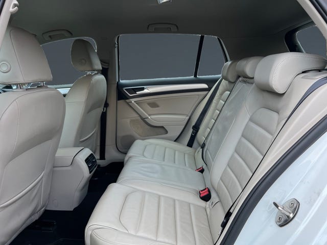 2015 VOLKSWAGEN GOLF - 30