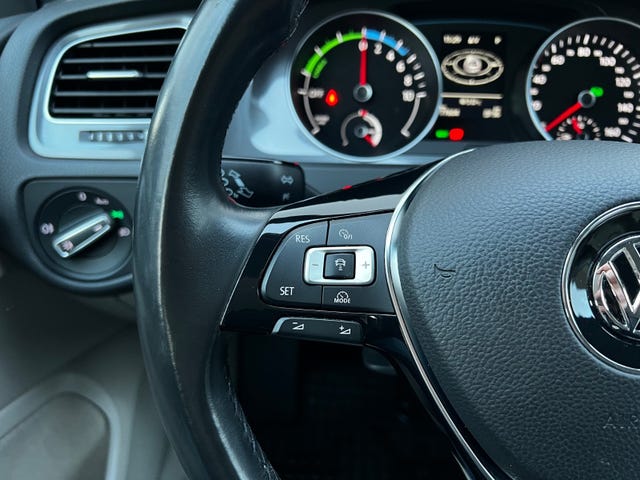 2015 VOLKSWAGEN GOLF - 18