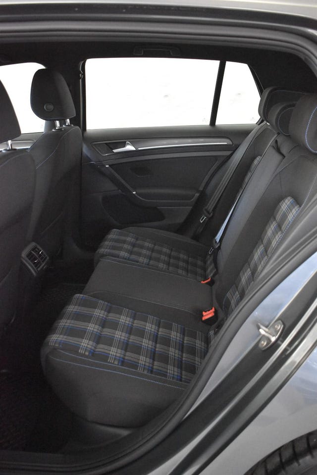 2018 VOLKSWAGEN GOLF - 28