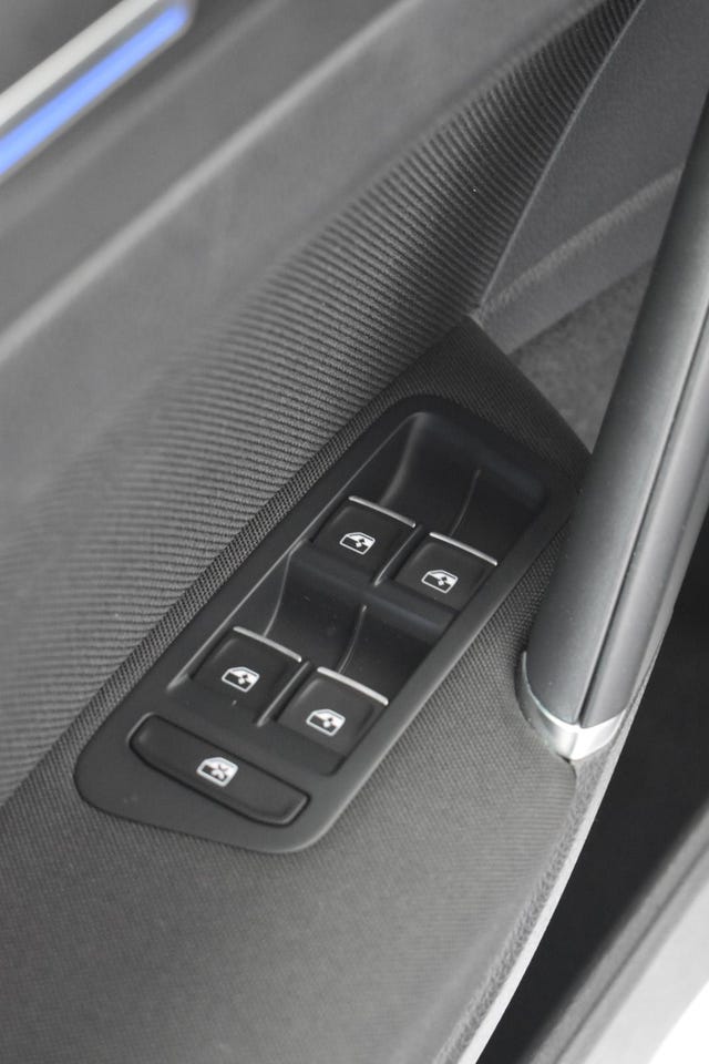 2018 VOLKSWAGEN GOLF - 34