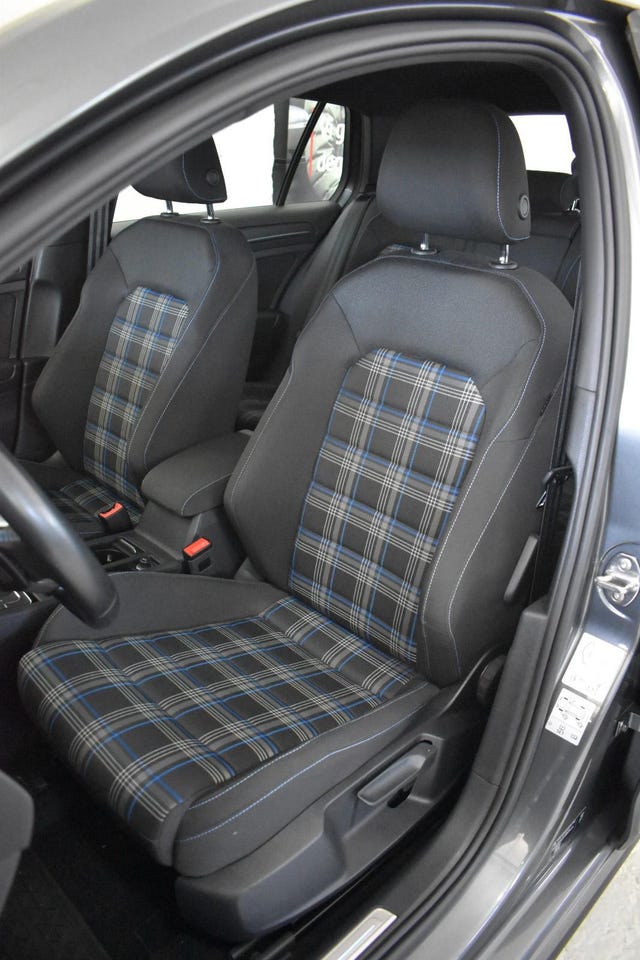 2018 VOLKSWAGEN GOLF - 33