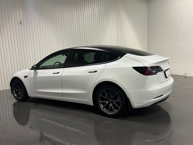 5YJ3E7EB8MF886058 2021 TESLA MODEL 3-5