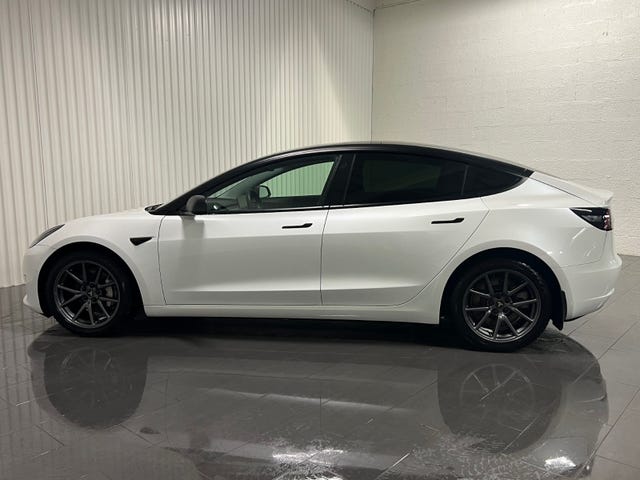 5YJ3E7EB8MF886058 2021 TESLA MODEL 3-4