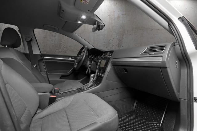 2019 VOLKSWAGEN GOLF - 17