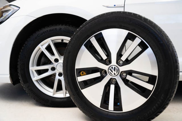 WVWZZZAUZK8903780 2019 VOLKSWAGEN GOLF-2