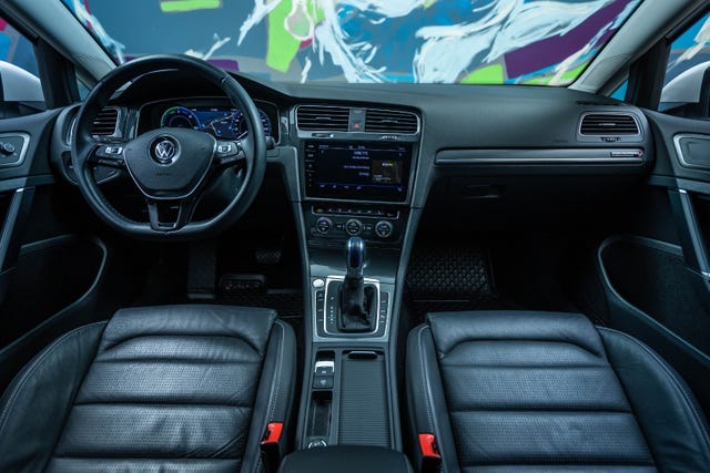 2019 VOLKSWAGEN GOLF - 10