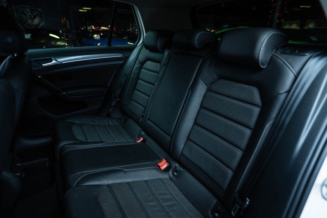 2019 VOLKSWAGEN GOLF - 18